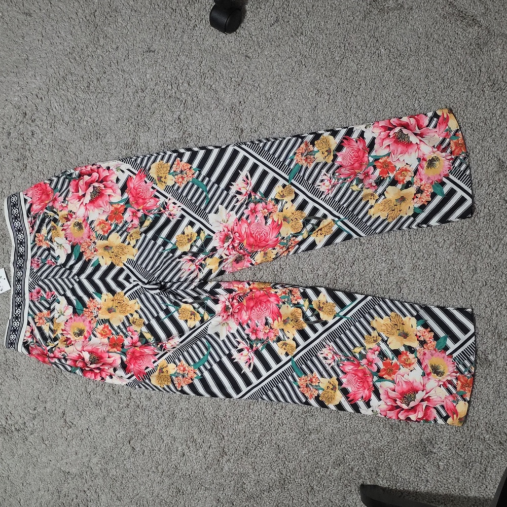 Jealous Tomato Stripe, Floral Crop Tapered Pants Sz Small - Picture 13 of 14